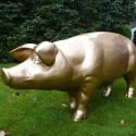 Lackiertes Schwein Statue